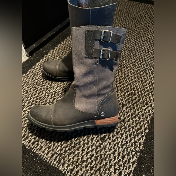 Sorel boots size 6.5 - Picture 4 of 9
